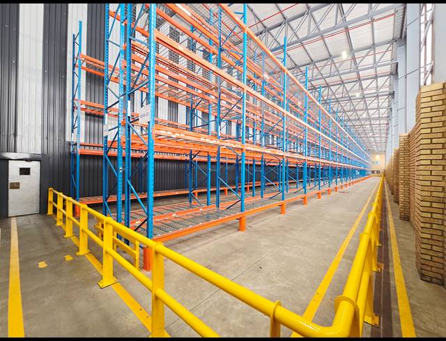 14,590M² WAREHOUSE TO LET IN NORTH RIDING